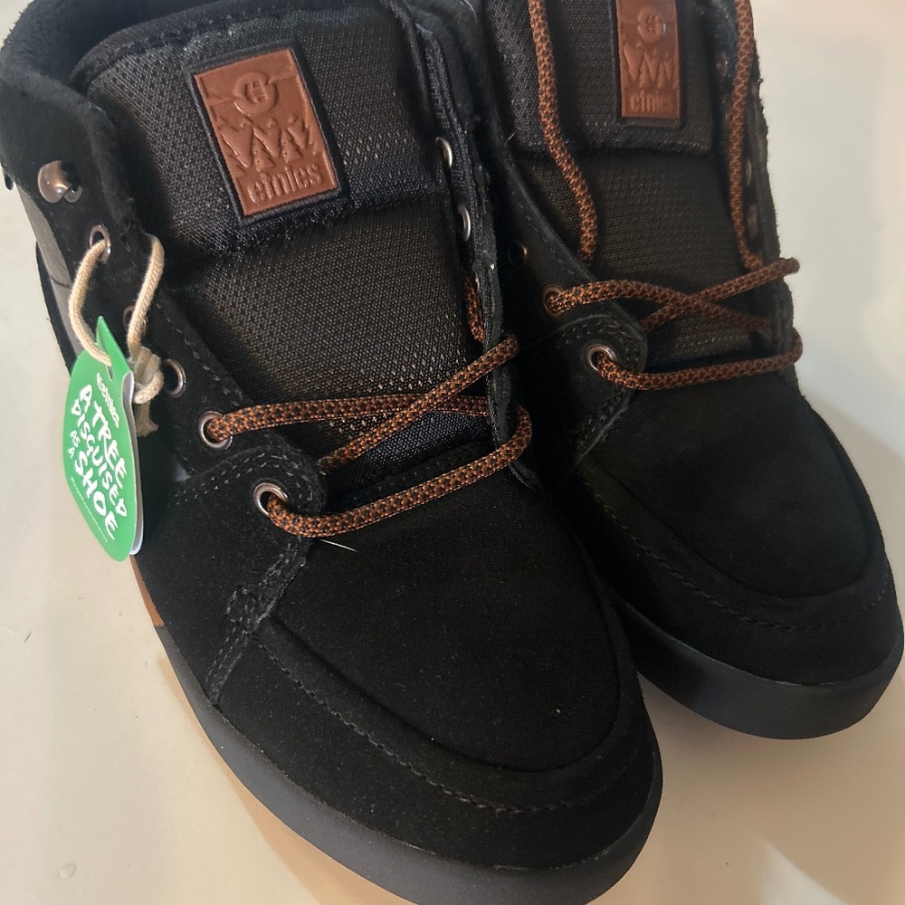 Etnies Men’s 7, Foreland